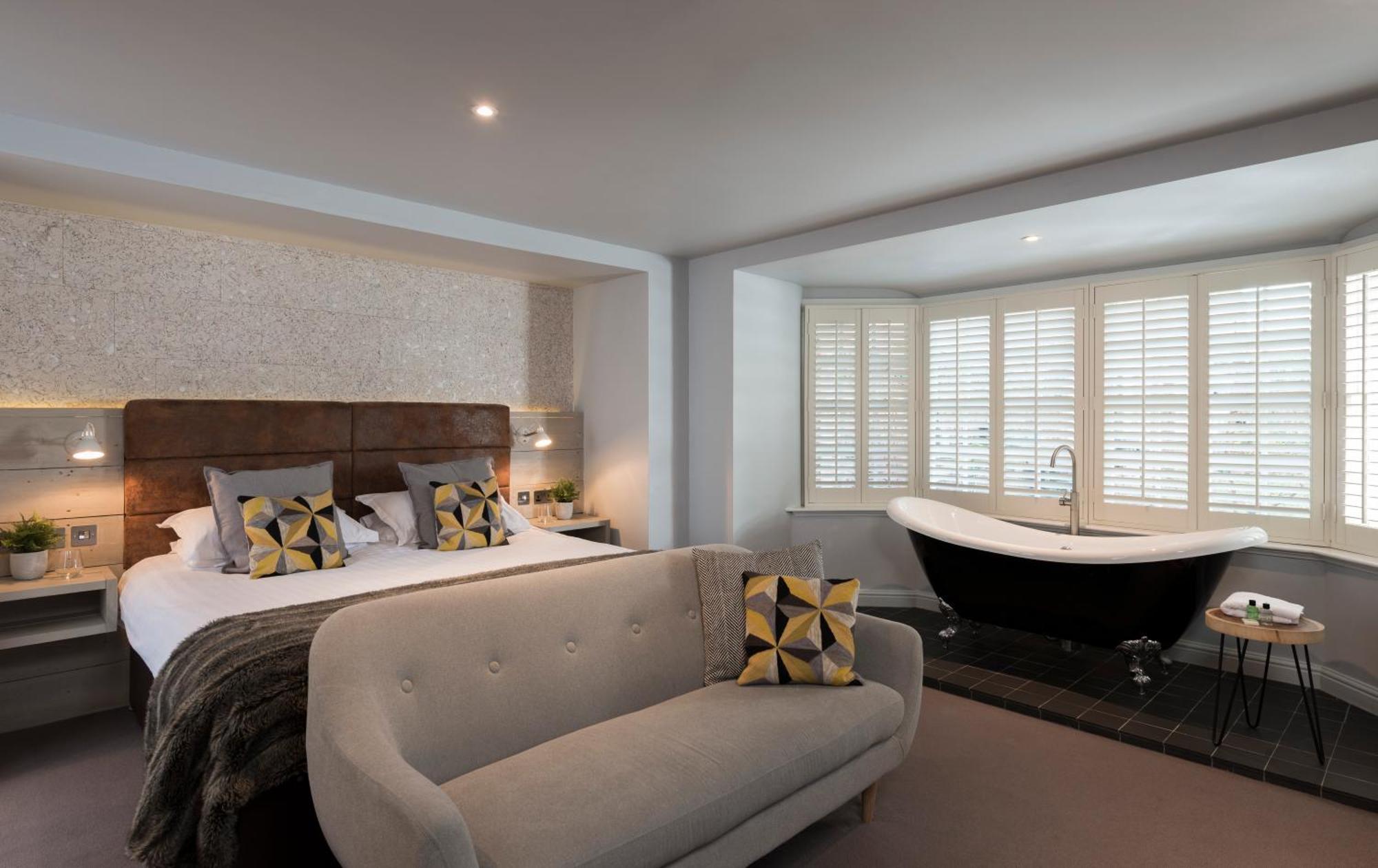 Deluxe Bay Suite,1215387688:JPEG